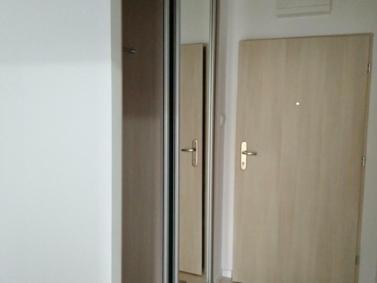 华沙Manufaktura公寓 外观 照片
